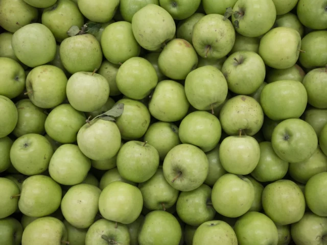 Green Apples supplied by KJ Fresh Prep Veg